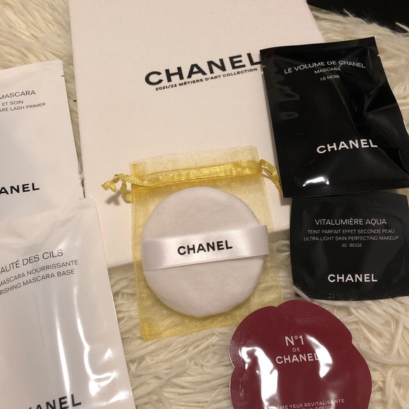 Chanel Makeup Puff Multiple Usage (Free Chanel Paper Bag) - Picture 8 of 9